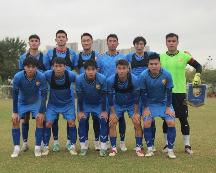  穆謝奎連入兩球?qū)⒈确帜孓D(zhuǎn)，大連鯤城2-1戰(zhàn)勝山西崇德榮海