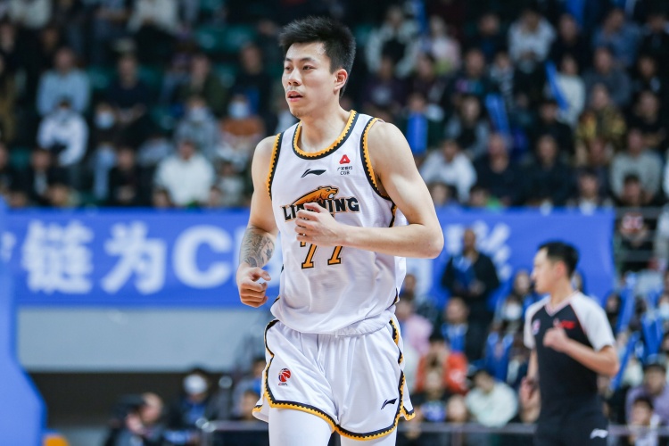  復(fù)出還要找狀態(tài)！張鎮(zhèn)麟半場6中1僅拿2分1板4助1斷