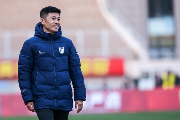  足球報(bào)：大連英博低調(diào)備戰(zhàn)，簽約贊助商為大連足球注入新活力