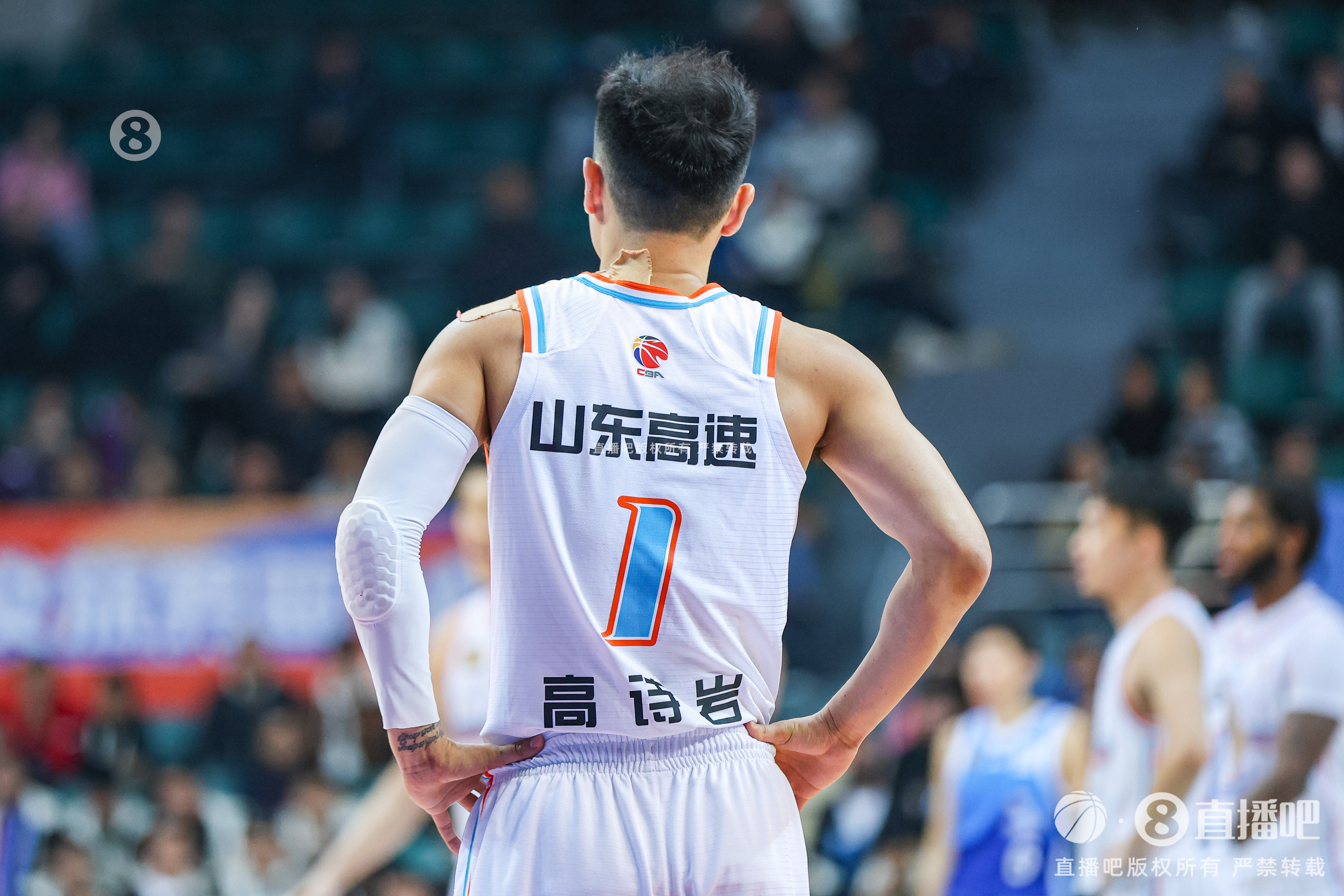  慢熱！首節(jié)山東落后四川1分 全隊(duì)首發(fā)5人單節(jié)合計僅拿到3分