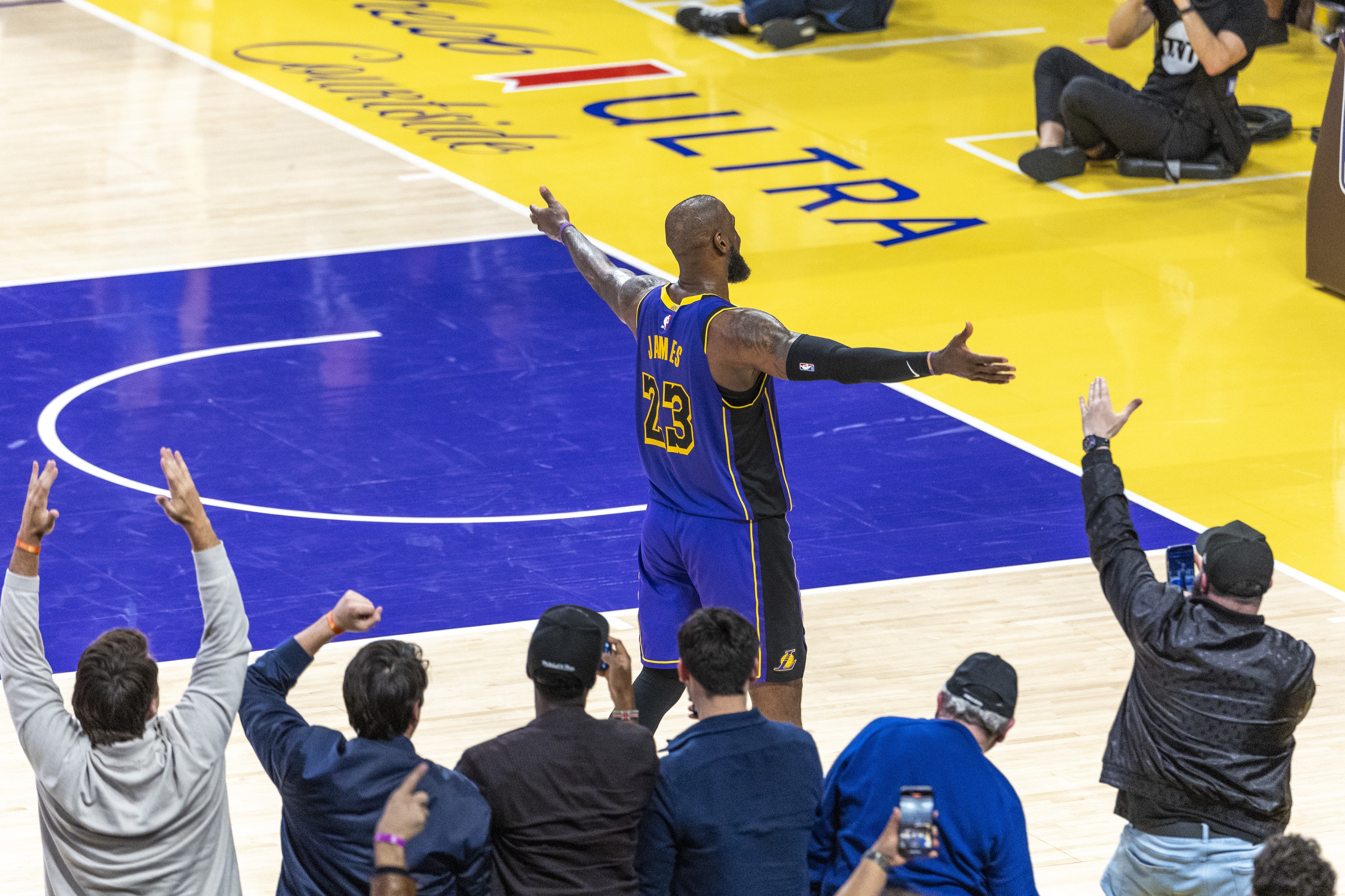  分析NBA目前的輿論環(huán)境：詹姆斯之后 聯(lián)盟門面成了一個(gè)燙手山芋？