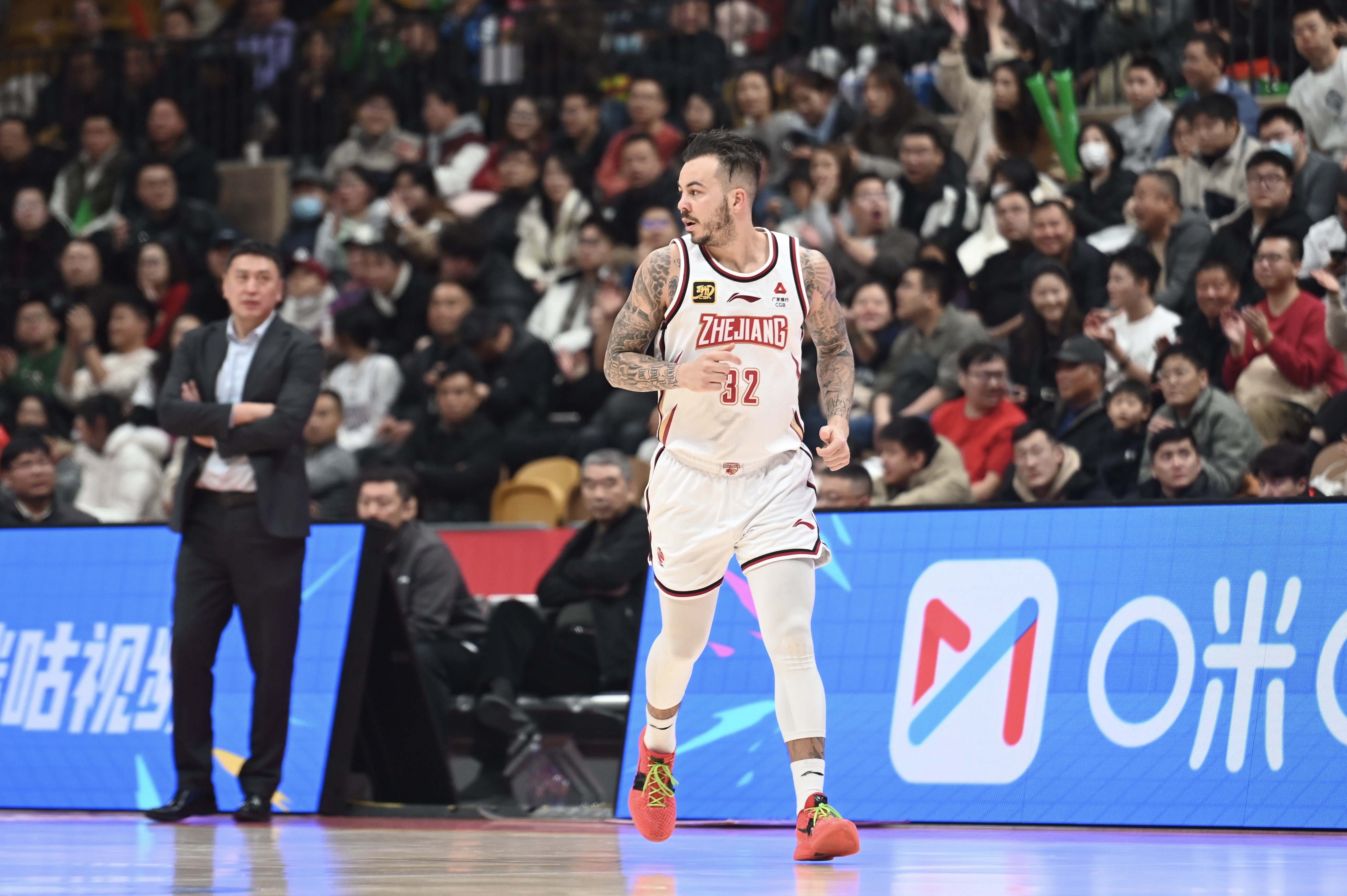  40+三雙難救主！約克39中18&三分22中10空砍48分10籃板11助攻